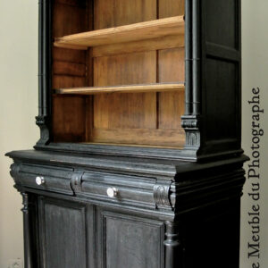 meuble cabinet de curiosités à partir d'un ancien buffet peint en noir