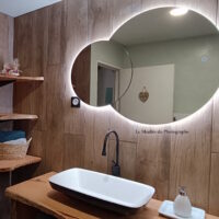 étagères murales bois massif salle de bain