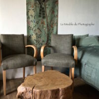 table basse en rondin de bois; Chêne massif. Sur pieds métal.