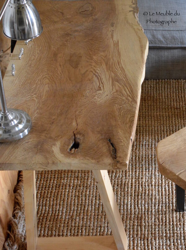 Plateau de bureau frêne. Forme aléatoire de l'arbre.