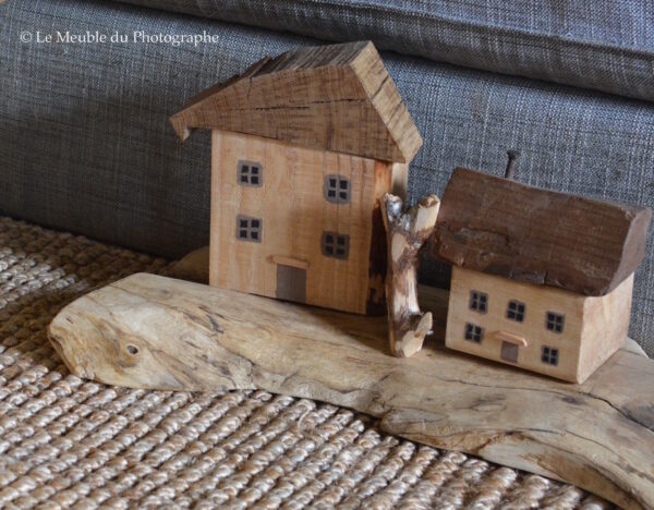 déco originale à parti de chutes de bois: petites maisons.