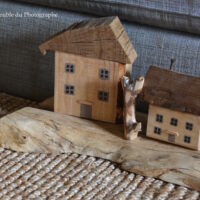 déco originale à parti de chutes de bois: petites maisons.