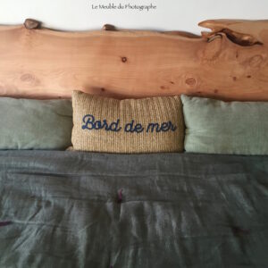 Tête de lit en planche de bois forme arbre 140cm. Déco murale pour une chambre 100% nature.