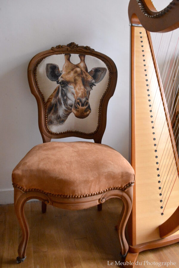 Chaise médaillon artisanale XIX relookée girafe couleur noisette; relooking original;