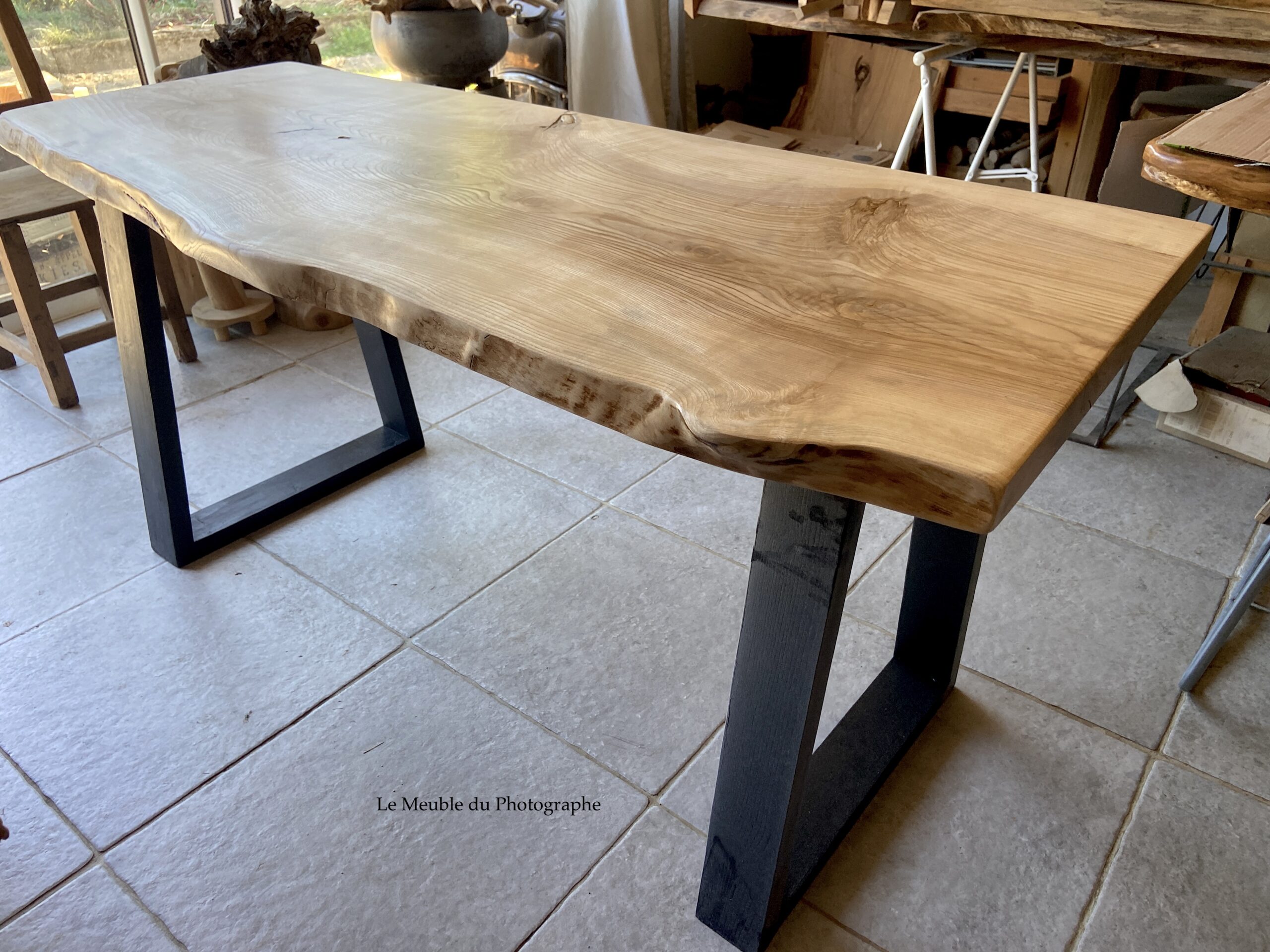 bureau en plateau de bois massif forme arbre