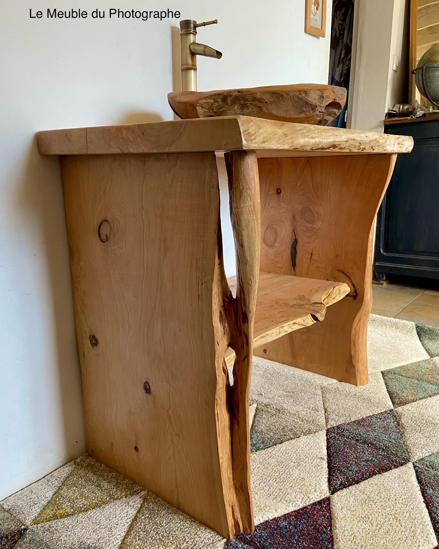 Meuble vasque bois massif forme arbre 90cm sur mesure.