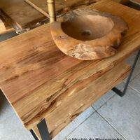Meuble sous vasque en bois brut forme irrégulières (séquoia) sur pieds métal