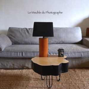 table basse rondin noire sur pieds métal