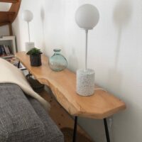 Une console en bois massif et pieds vintage métal noir
