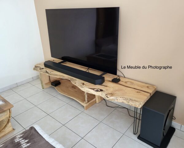 Meuble tv en bois brut massif forme arbre. Dimensions jusqu'à 2m. Fabrication française.