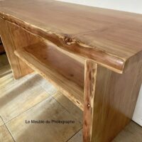 Meuble vasque de salle de bain en bois massif de séquoia. Fabrication sur mesure par artisan français.