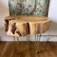 table chevet rondin de bois sur pieds métal doré